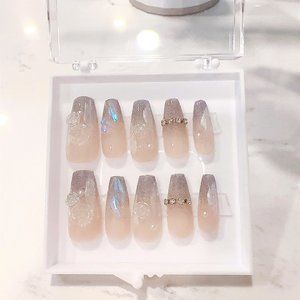 pearlescent hand-made Gradient light grey press on nails with shiny rose and dim